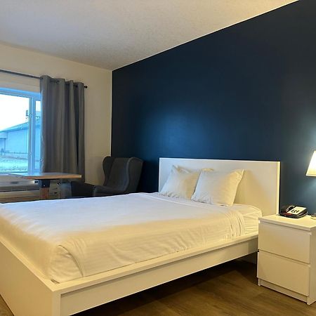 Cloud 9 Inn Whitecourt Exterior foto