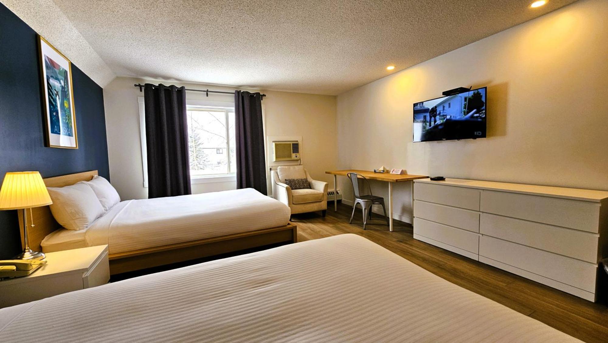 Cloud 9 Inn Whitecourt Exterior foto