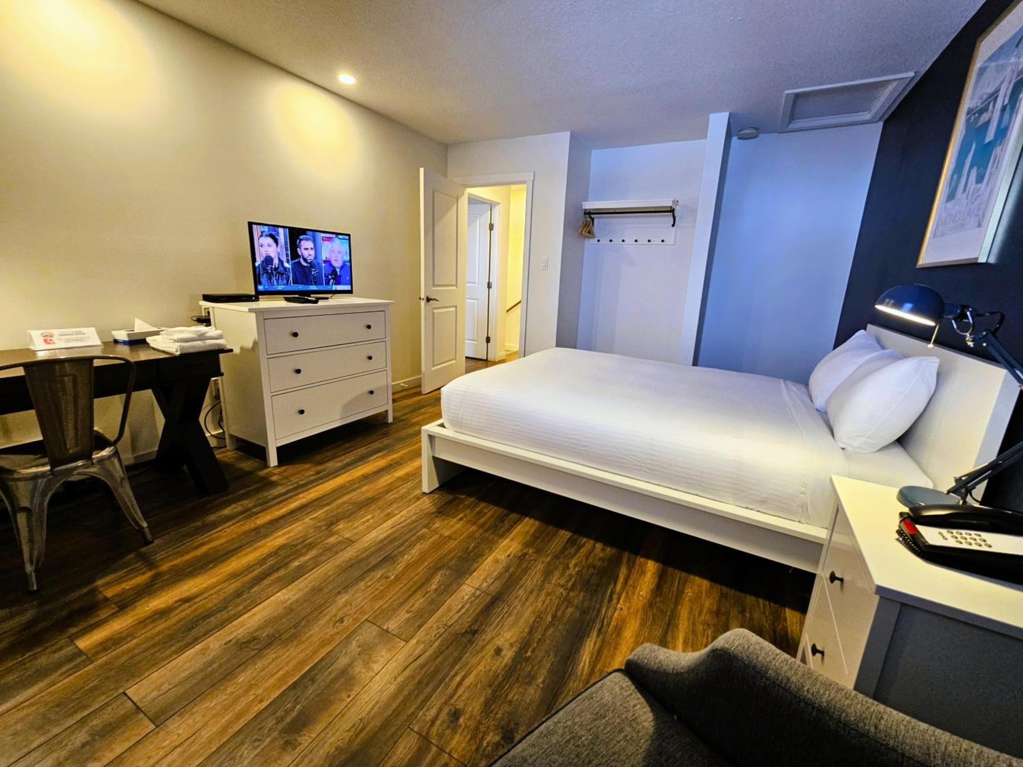 Cloud 9 Inn Whitecourt Exterior foto